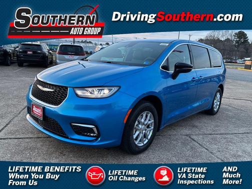 Hydro Blue Pearlcoat 2026 Chrysler Pacifica L