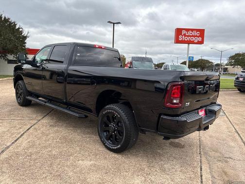 Diamond Black Crystal Pearlcoat 2026 RAM 2500 Big Horn