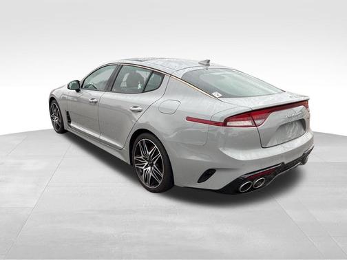 2022 Kia Stinger GT1