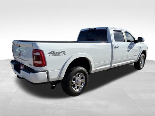 2020 RAM 2500 Laramie Crew Cab 4X4 8' Box