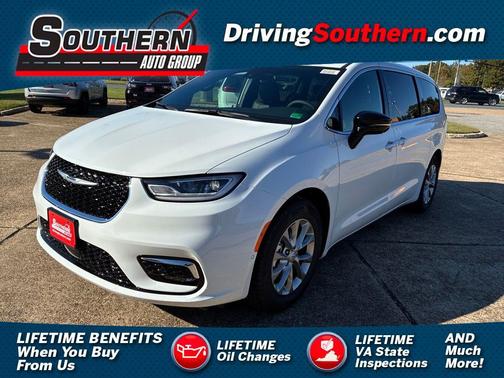 Bright White Clearcoat 2026 Chrysler Pacifica Limited