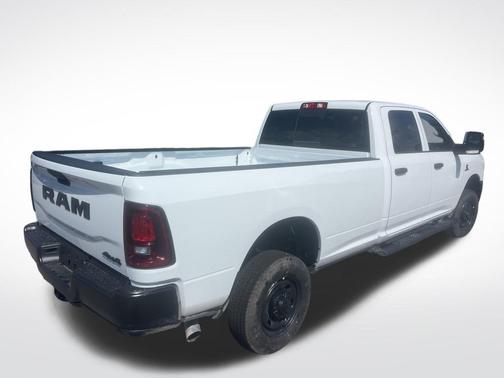 2026 RAM 2500 Tradesman Crew Cab 4x4 8' Box