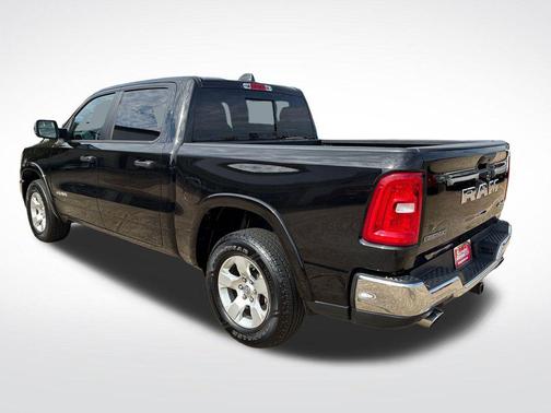 Diamond Black Crystal Pearlcoat 2025 RAM 1500 Big Horn/Lone Star