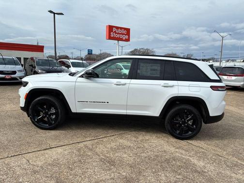 Bright White Clearcoat 2025 Jeep Grand Cherokee Limited
