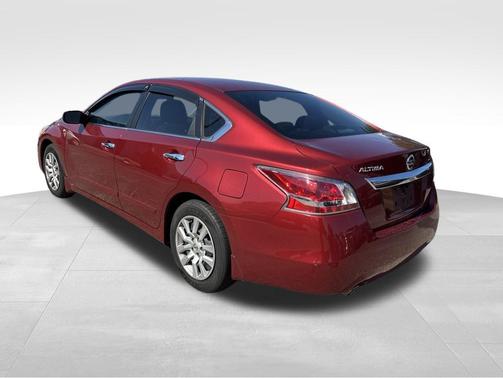 Cayenne Red 2015 Nissan Altima 2.5 S