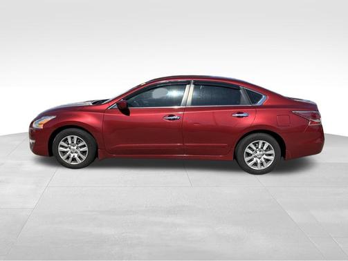 Cayenne Red 2015 Nissan Altima 2.5 S
