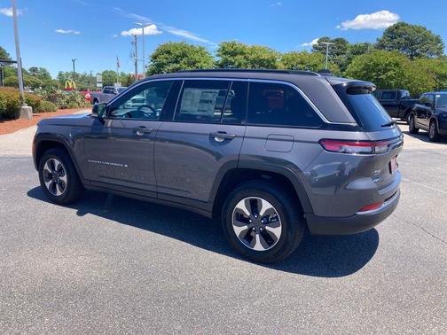 Baltic Gray Metallic Clearcoat 2024 Jeep Grand Cherokee 4xe Base