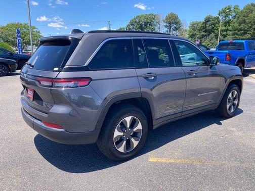 Baltic Gray Metallic Clearcoat 2024 Jeep Grand Cherokee 4xe Base