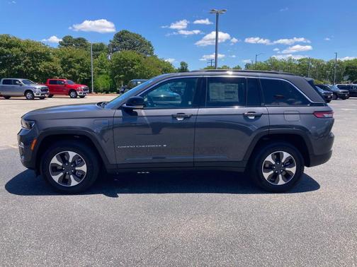 Baltic Gray Metallic Clearcoat 2024 Jeep Grand Cherokee 4xe Base