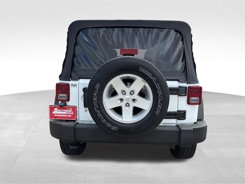 Bright White Clearcoat 2016 Jeep Wrangler Unlimited Sport