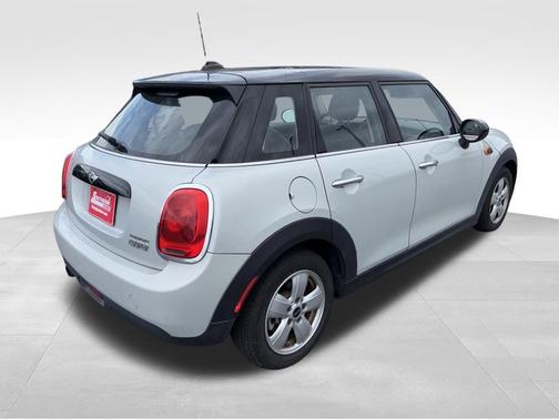 2017 MINI Hardtop Cooper