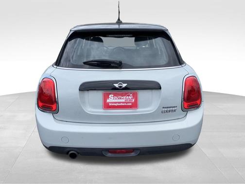 2017 MINI Hardtop Cooper