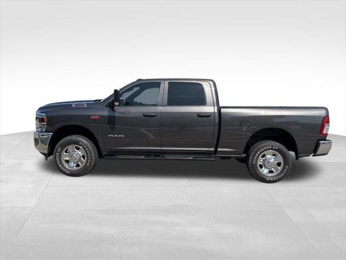 2021 RAM 2500 Tradesman Crew Cab 4x4 6'4' Box
