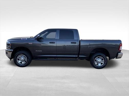 2021 RAM 2500 Tradesman Crew Cab 4x4 6'4' Box