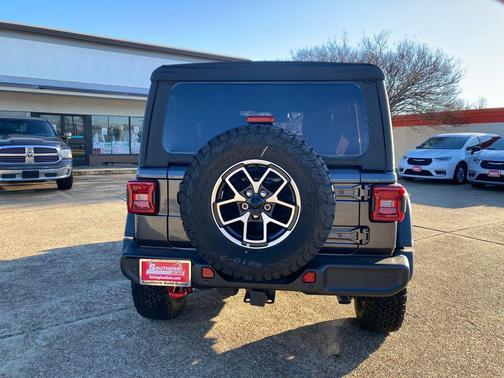 Granite Crystal Metallic Clearcoat 2026 Jeep Wrangler Rubicon