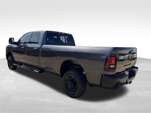 2026 RAM 2500 Tradesman Crew Cab 4x4 8' Box