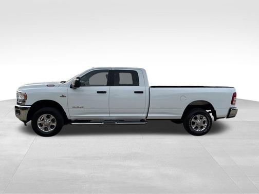 2024 RAM 3500 Big Horn Crew Cab 4x4 8' Box