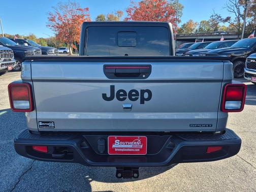 2021 Jeep Gladiator Sport