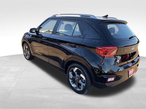 2022 Hyundai VENUE SEL