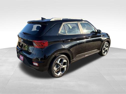 2022 Hyundai VENUE SEL