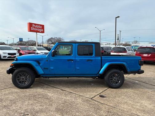 Hydro Blue Pearlcoat 2026 Jeep Gladiator Sport S