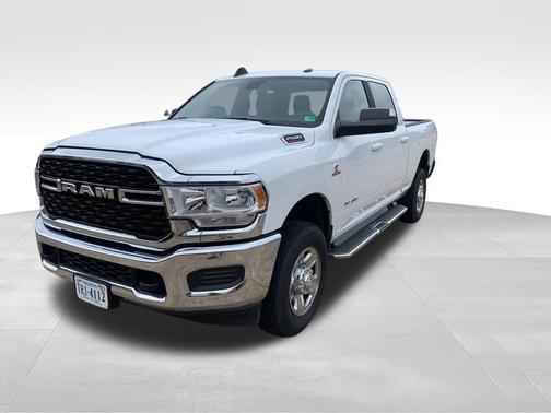 Bright White Clearcoat 2022 RAM 2500 Big Horn Crew Cab 4x4 6'4' Box