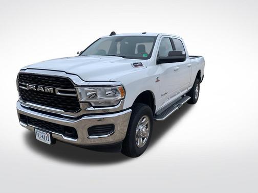 Bright White Clearcoat 2022 RAM 2500 Big Horn Crew Cab 4x4 6'4' Box