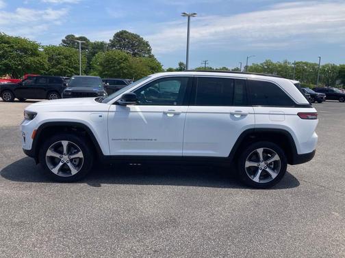 Bright White Clearcoat 2024 Jeep Grand Cherokee 4xe Base