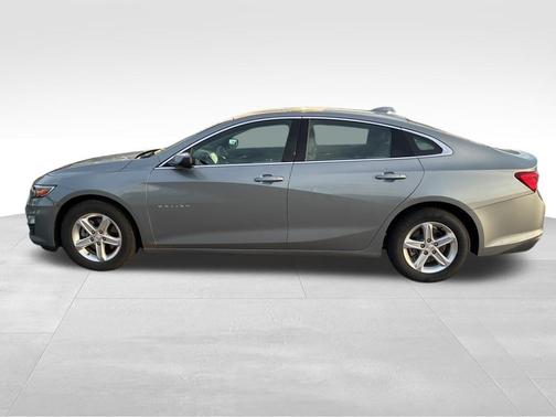 Sterling Gray Metallic 2024 Chevrolet Malibu FWD 1LT
