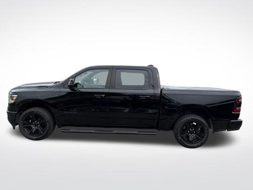 Diamond Black Crystal Pearlcoat 2023 RAM 1500 Big Horn/Lone Star