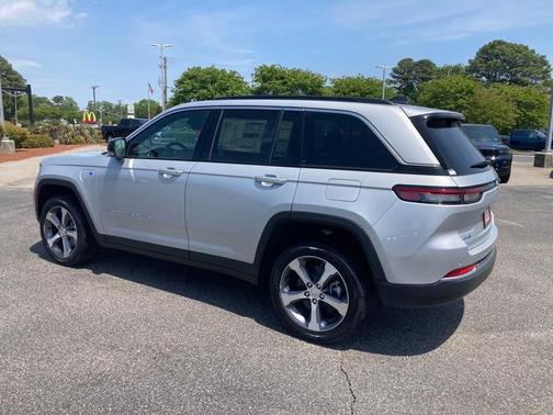 Silver Zynith 2024 Jeep Grand Cherokee 4xe Base