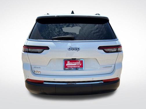 Bright White Clearcoat 2025 Jeep Grand Cherokee L Laredo