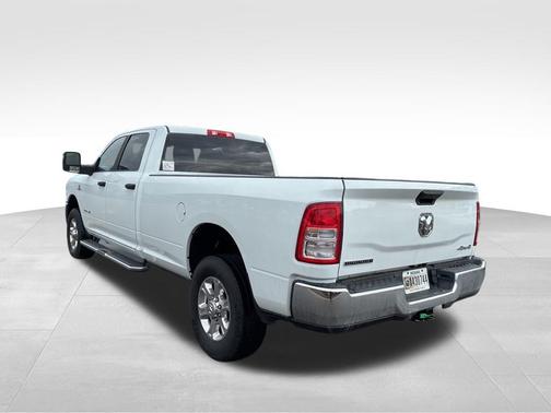 2024 RAM 3500 Big Horn Crew Cab 4x4 8' Box