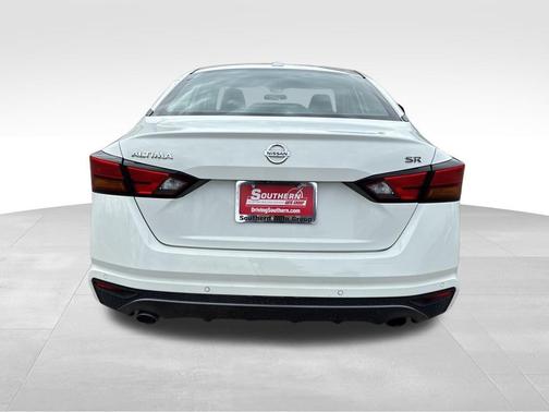 2022 Nissan Altima SR FWD