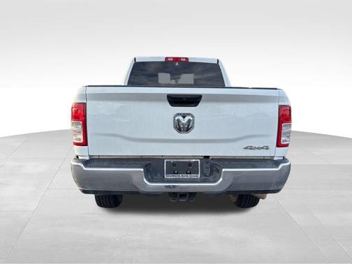 2020 RAM 2500 Tradesman Crew Cab 4X4 6'4' Box