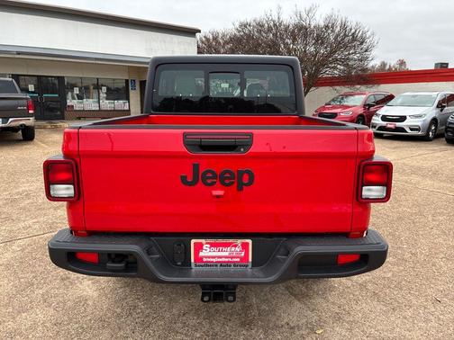 Firecracker Red Clearcoat 2026 Jeep Gladiator Sport