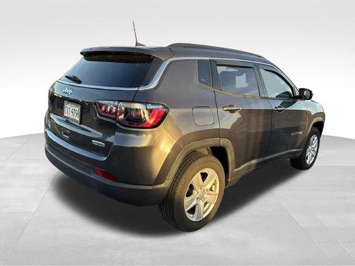 Granite Crystal Metallic Clearcoat 2022 Jeep Compass Latitude