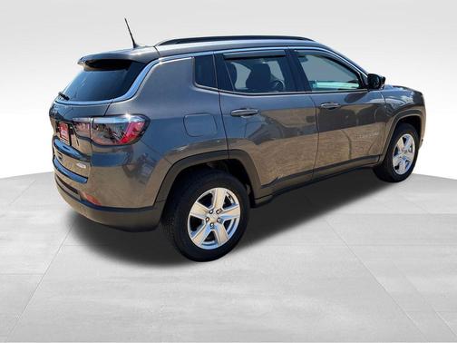 Granite Crystal Metallic Clearcoat 2022 Jeep Compass Latitude