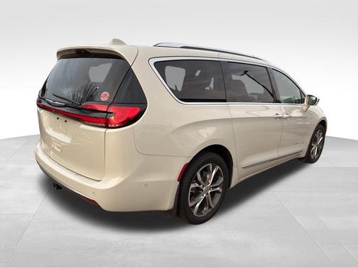 2021 Chrysler Pacifica L
