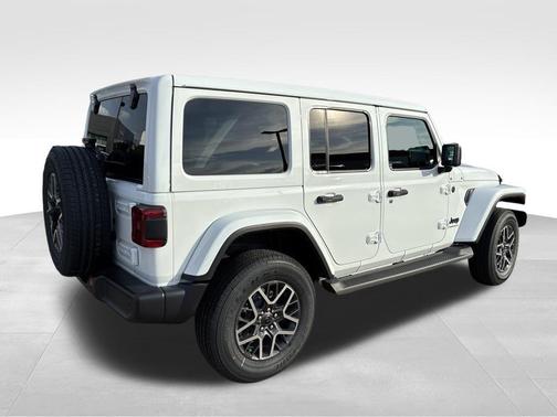 2026 Jeep Wrangler 4-Door Sahara 4x4