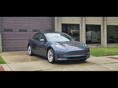 Gray 2022 Tesla Model 3 Standard Range Plus