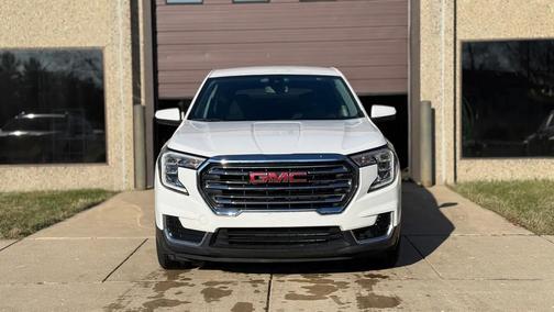 Summit White 2022 GMC Terrain SLE