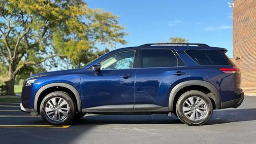 Deep Ocean Blue Pearl 2025 Nissan Pathfinder SV FWD
