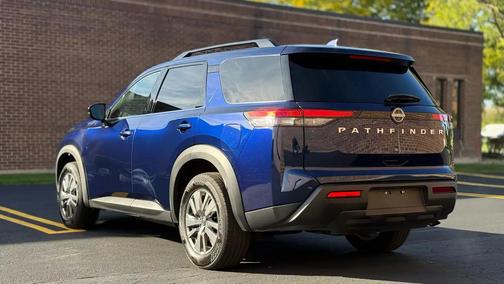 Deep Ocean Blue Pearl 2025 Nissan Pathfinder SV FWD