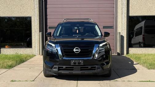 Super Black 2024 Nissan Pathfinder Platinum 4WD