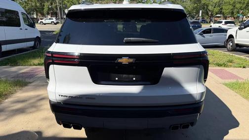 White 2025 Chevrolet Traverse LT