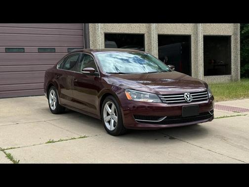 Red 2013 Volkswagen Passat 2.5 SE