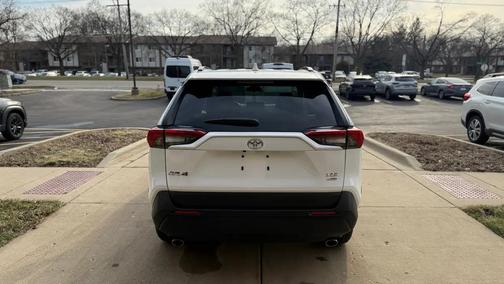 Ice Cap 2025 Toyota RAV4 XLE