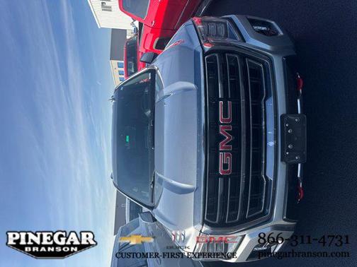 2023 GMC Yukon XL 4WD AT4