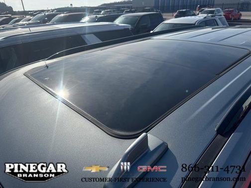 2023 GMC Yukon XL 4WD AT4